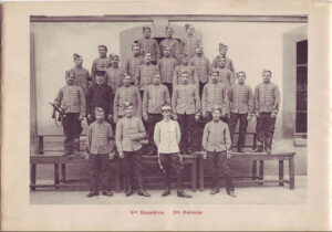 3e Peloton du 3e Escadron du 2e Régiment de Hussards à Senlis en 1904